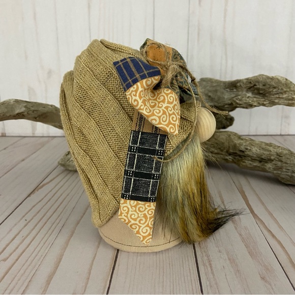 ❌SOLD❌Country Primitive Gnome Handmade Quilt Print Bow Sweater Hat Farmhouse - Picture 6 of 7